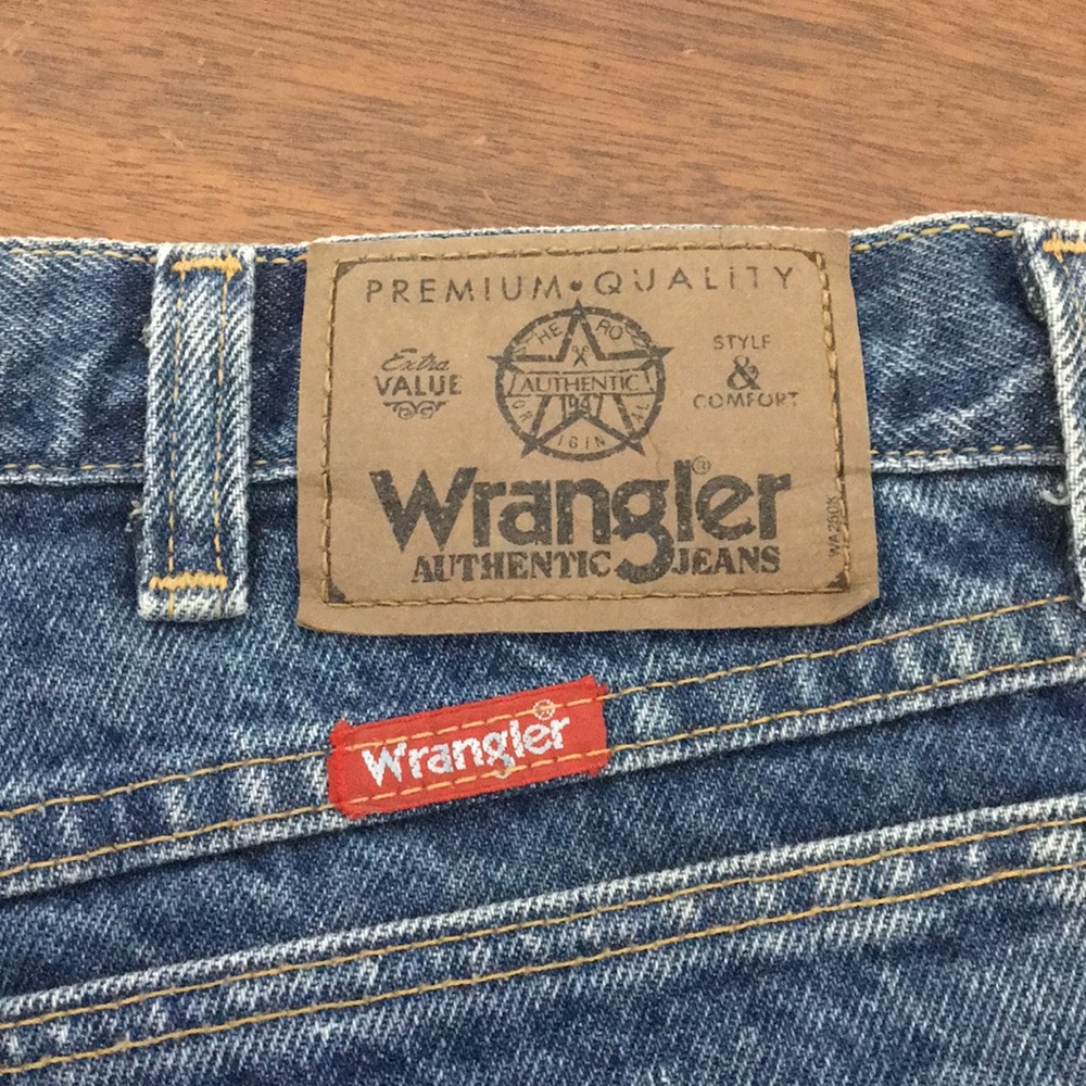 Men Jeans - Picture 2 of 3